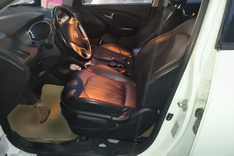 Used Hyundai ix35 2013 2.0L Automatic Two-Wheel Drive Smart GLS China IV Standard
