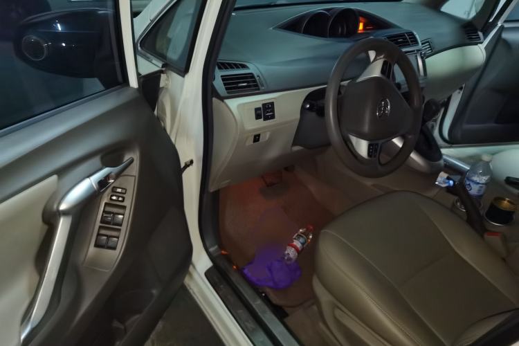 Used Toyota Verso 2014 Starlight 180E CVT Elite Edition