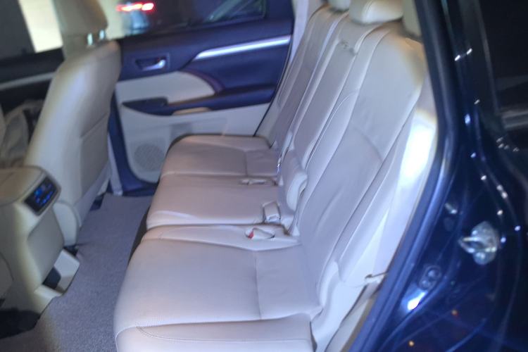 Used Toyota Highlander 2015 2.0T Four-Wheel Drive Luxury Edition 7-Seater
