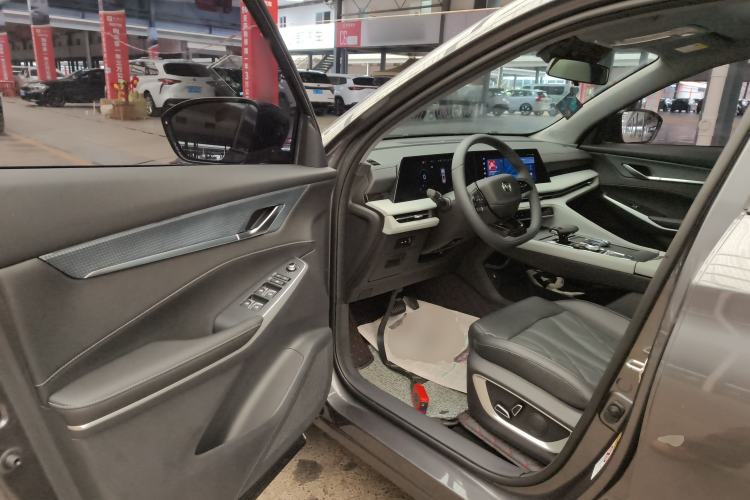 Used CHANGAN CS75 PLUS 2024 3rd Generation Champion Edition 1.5T Intelligent Drive Dynamic Model
