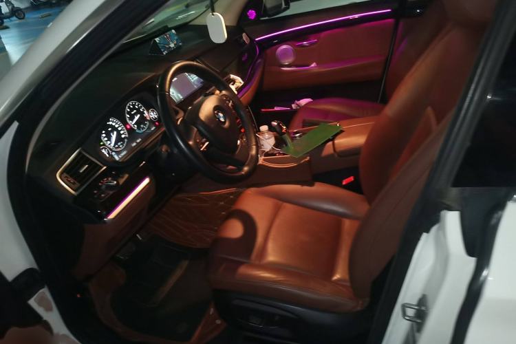 Used BMW 5 Series GT 2014 535i Leading Model
