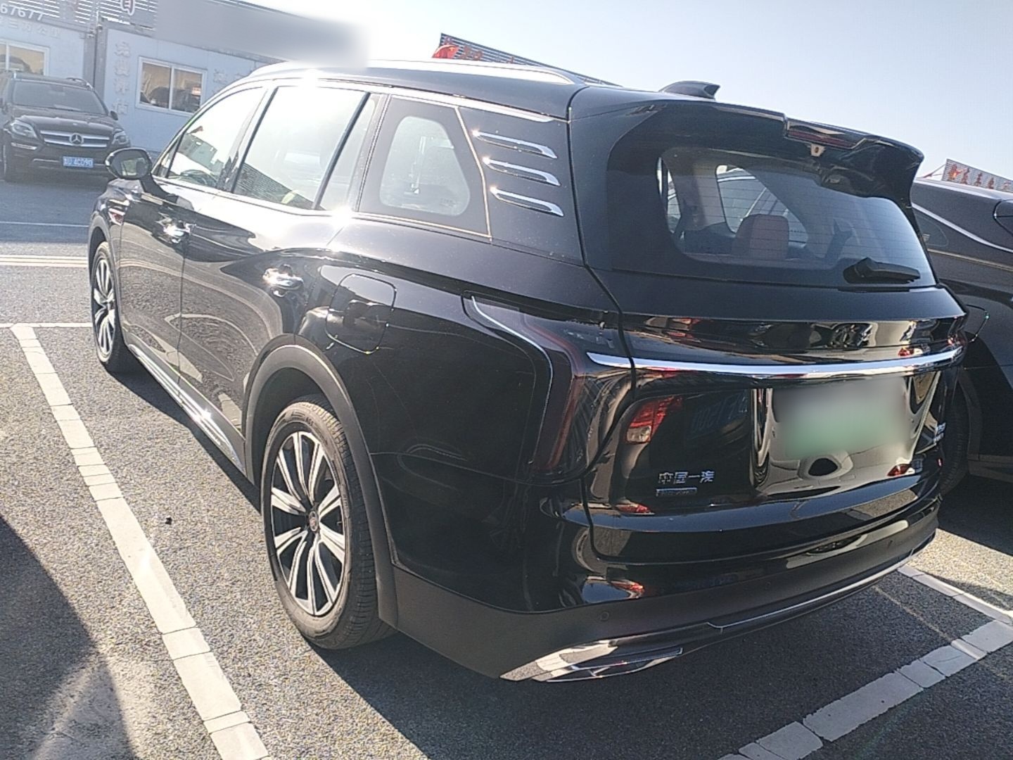 Hongqi HS7 PHEV 2025 Model 2.0T PHEV Four-Wheel Drive 2 Million Units Commemorative Edition 6-Seater — снимка 4