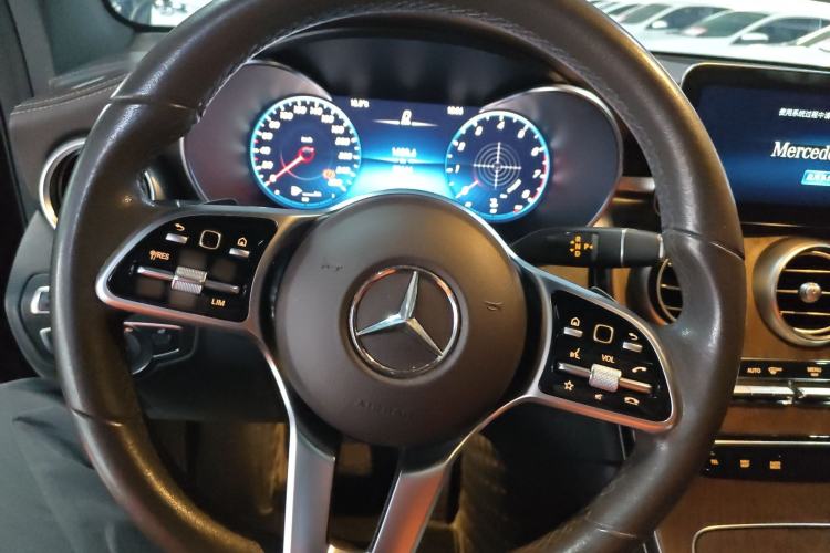 Used Mercedes-Benz GLC 2022 GLC 260 L 4MATIC Luxury Model Steering Wheel