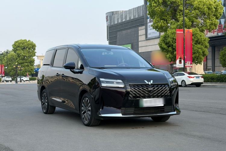 Used Wuling Starlight 730 2025 Model Plug-in Hybrid 125km Luxury Edition