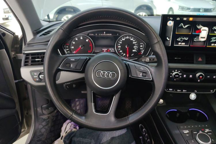 Used Audi A4L 2019 40 TFSI Ambition China VI Steering Wheel