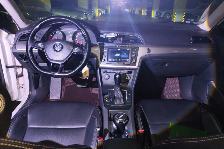 Used Volkswagen Lamando 2015 230TSI DSG Fashion Edition Center Console