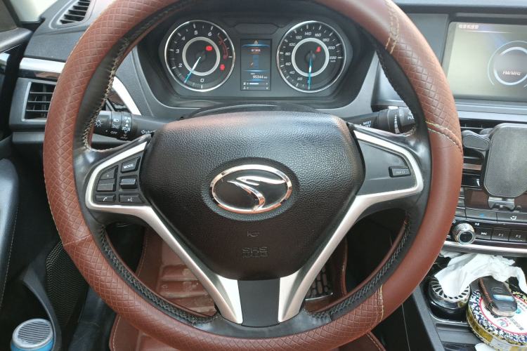 Used Soueast V5 Lingzhi 2015 Plus 1.5L Manual ZhiZun Version Steering Wheel