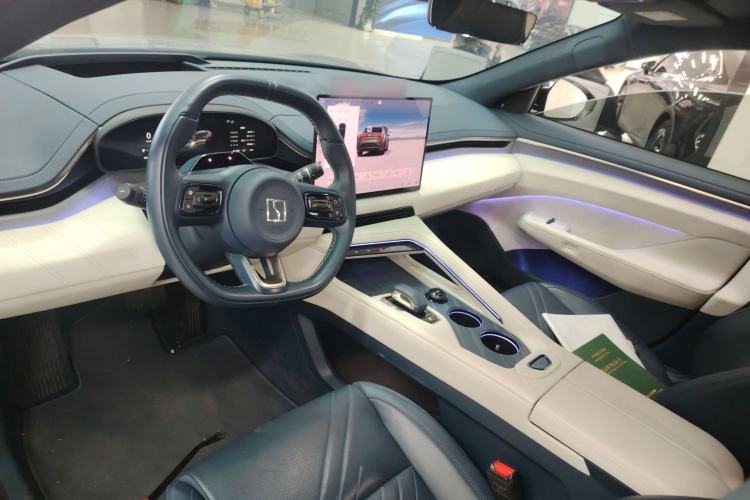 Used Zeekr 001 2024 WE Edition 95 kWh All-Wheel Drive Center Console