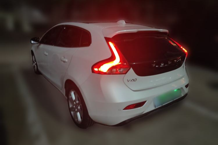 Used Volvo V40 2017 T3 Zhiya Edition Exterior 3