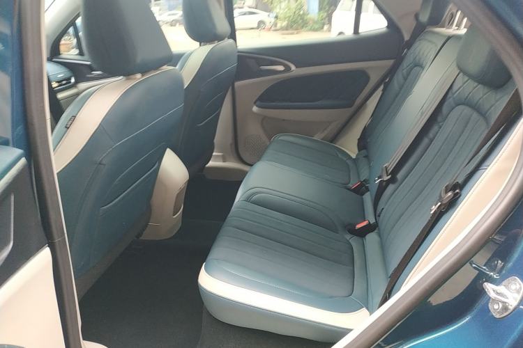 Used ORA Good Cat 2023 401 km Standard Range Premium Version Lithium Iron Phosphate Left Rear Seat