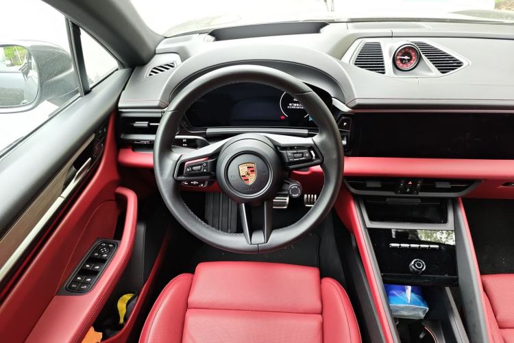 Used Porsche Macan 2024 Macan 4 Steering Wheel