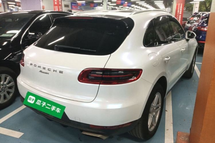 Used Porsche Macan 2014 Macan 2.0T Rear Right 45 Deg