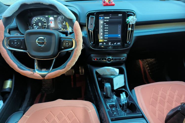 Used Volvo XC40 2020 T4 Four-Wheel Drive Smart & Sporty Edition
