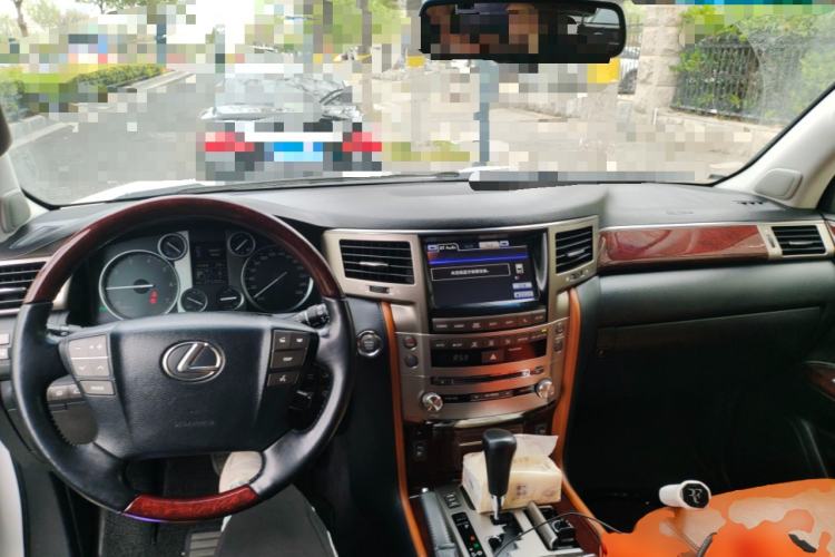 Used Lexus LX 2013 570 Center Console