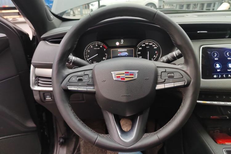 Used Cadillac XT4 2020 Revised Version 28T Two-Wheel Drive Leading Edition Steering Wheel
