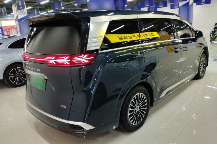 Used Denza D9 2022 DM-i 970 Four-Wheel Drive Flagship Model
