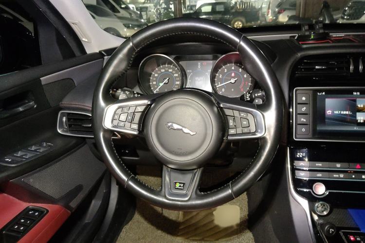 Used Jaguar XE 2017 2.0T 200 PS R-Sport