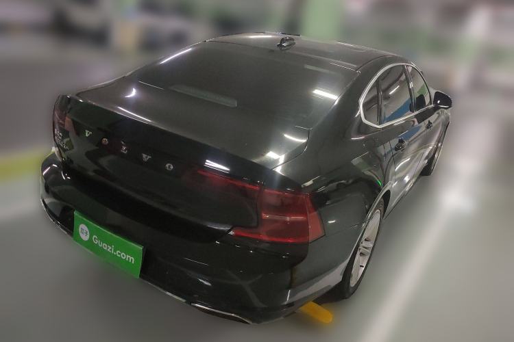 Used Volvo S90 2018 T4 Zhiyuan Edition Rear Right 45 Deg