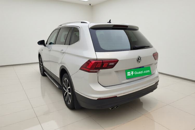 Used Volkswagen Tiguan L 2018 Facelift 330TSI Automatic Two-Wheel Drive Luxury Edition Exterior 3