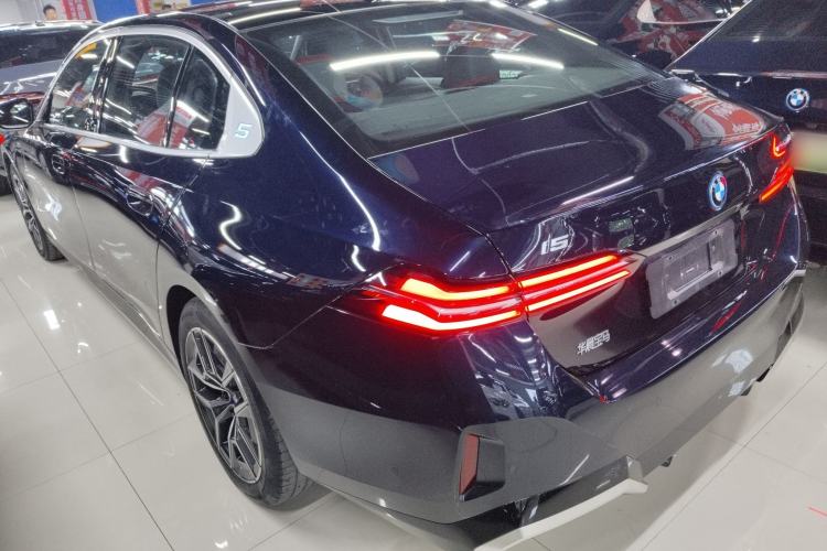 Used BMW i5 2025 eDrive 40L M Sport Package Exterior 2