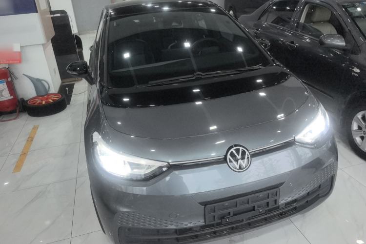 Used Volkswagen ID.3 2024 Outstanding Edition Exterior 1