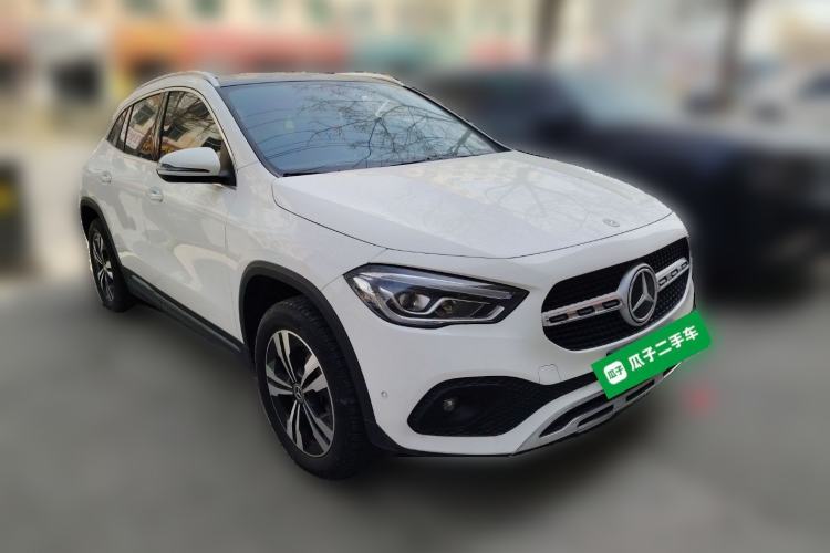 Used Mercedes-Benz GLA 2020 GLA 200 Front Right 45 Deg