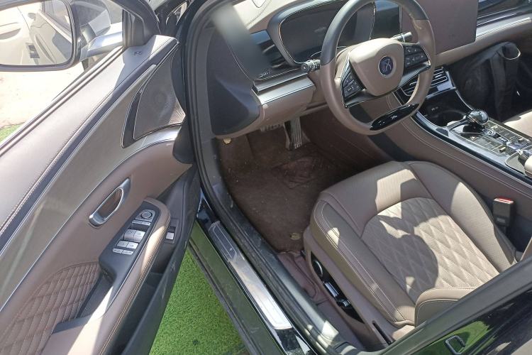 Used BYD Han 2023 DM-i Champion Edition 121KM Prestige Model
