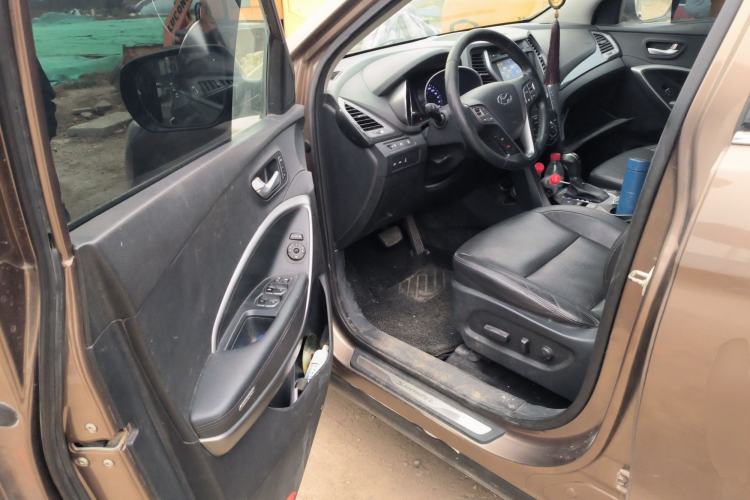 Used Hyundai Santa Fe 2013 Revised Version 2.0T Automatic All-Wheel Drive Top-Tier Trim