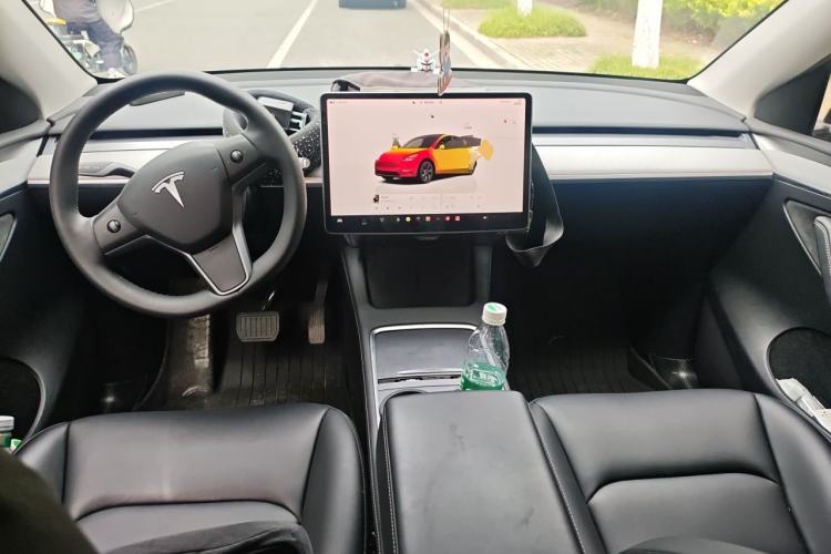 Used Tesla Model Y 2024 Long-Range All-Wheel-Drive Version