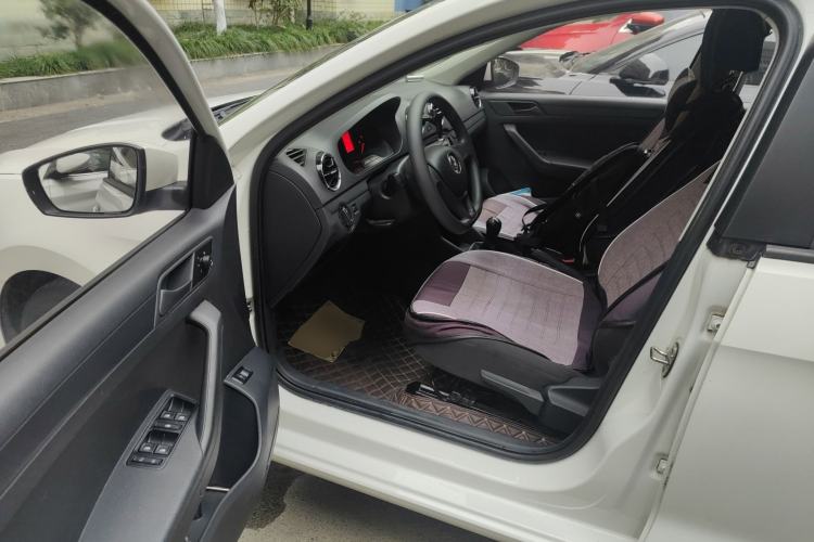 Used Volkswagen Jetta 2017 1.4L Manual Fashion Edition Driver Seat