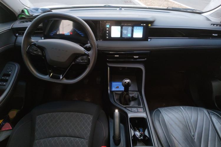 Used Roewe i5 2023 1.5L Manual Comfort Edition
