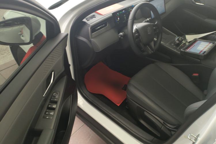 Used BYD Qin PLUS 2025 DM-i Smart Drive 55KM Leading Model Driver Seat