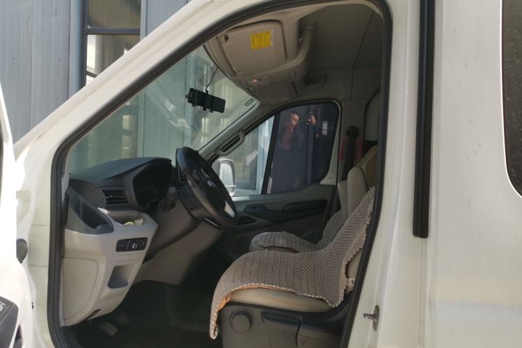 Used SAIC MAXUS Xintu V90 2019 2.0T Manual Zhi Du Xing Front-Wheel-Drive Single Tire Short Wheelbase Mid-Height 6-Seater Left Front Seat