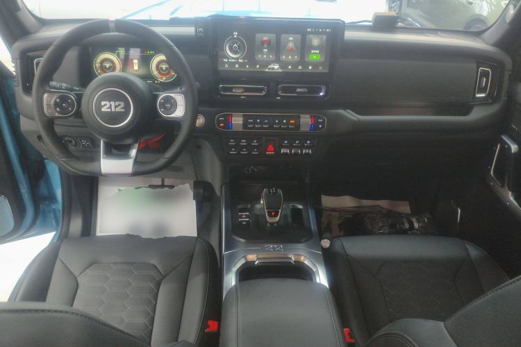 Used 212 T01 2025 2.0T Changfeng