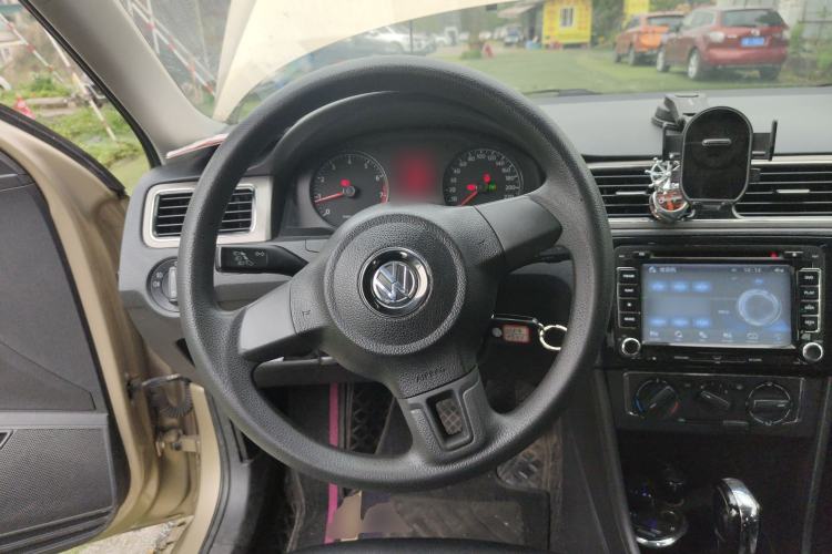 Used Volkswagen Santana 2013 1.6L Automatic Comfort Edition