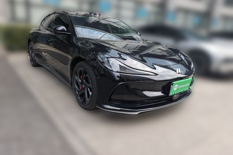 Used IM L6 2024 Max Long-Range Version Front Right 45 Deg