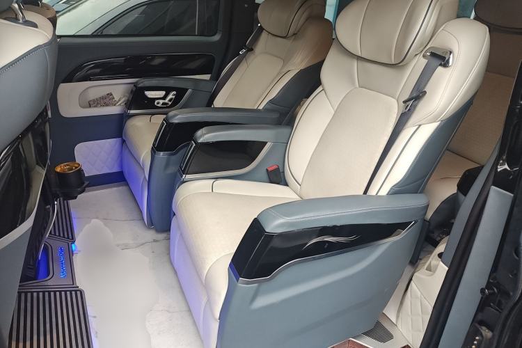 Used Mercedes-Benz Vito 2023 2.0T Business Version 7 Seats Left Rear Seat