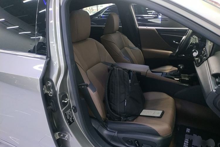 Used Lexus ES 2022 200 Excellence Edition
