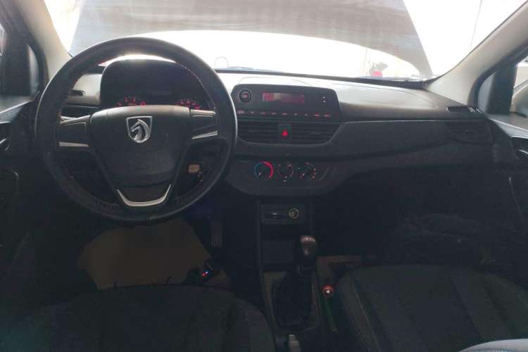 Used Baojun 310 2016 1.2L manual Comfort trim level