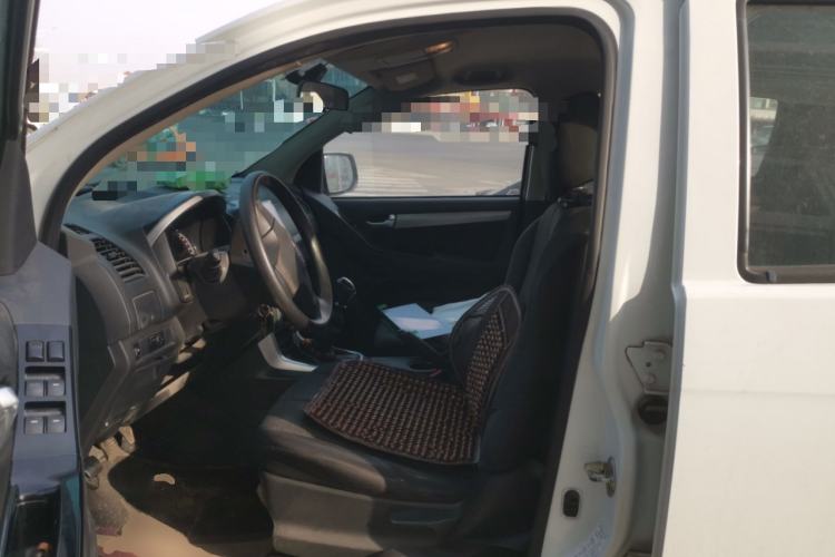 Used Isuzu D-MAX 2018 2.5T Two-Wheel-Drive Base Version JE4D25Q5A