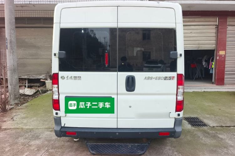 Used Dongfeng Yufeng 2016 2.5T Lingyun Van Short Wheelbase Mid-Roof China V Standard ZD25 Rear