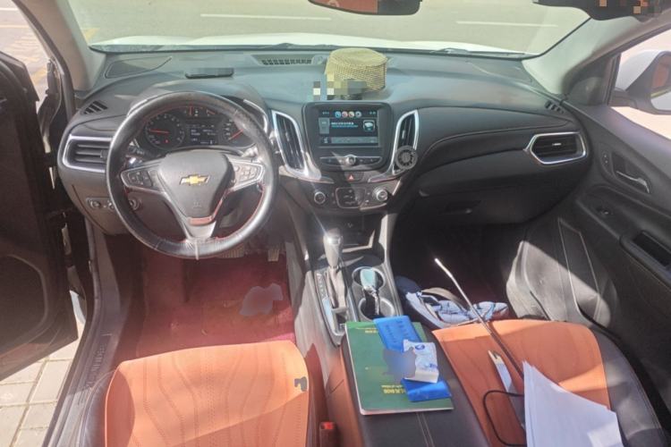 Used Chevrolet Equinox 2019 535T Automatic Chijie Edition China VI Center Console