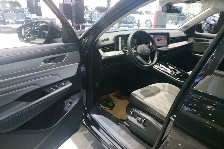 Used Volkswagen Tavendor 2025 Model 380TSI Four-Wheel Drive R-Line Pilgrimage Zhongxiang Edition Driver Seat