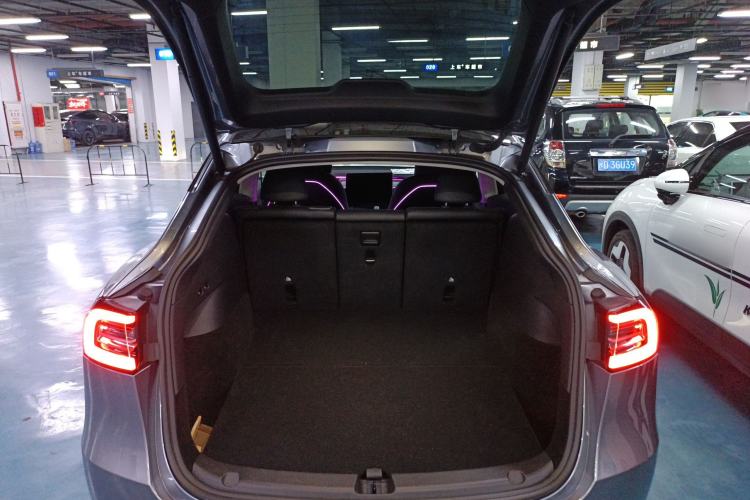 Used Tesla Model Y 2024 Long-Range All-Wheel-Drive Version