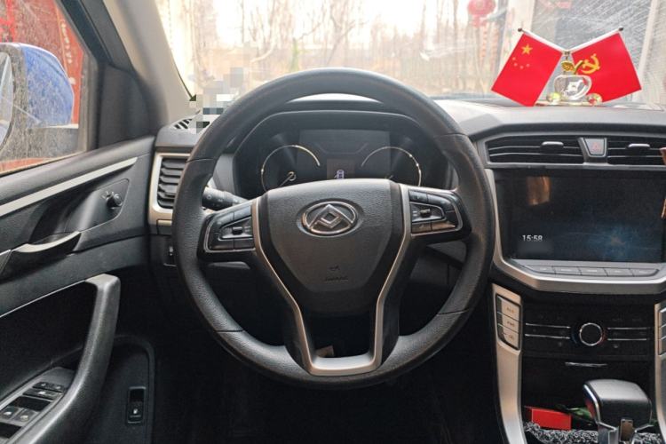 Used SAIC MAXUS T60 2017 2.0T Gasoline Automatic Two-Wheel Drive High-Ride Elite Standard Cabin
