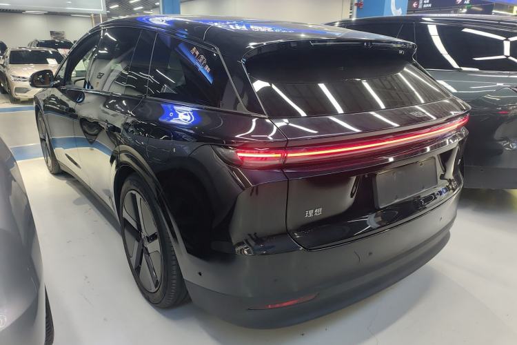 Used Li Auto i6 2025 Model Two-Wheel-Drive Standard Type
