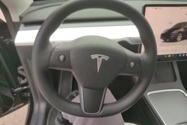 Used Tesla Model Y 2022 Rear-Wheel-Drive Version