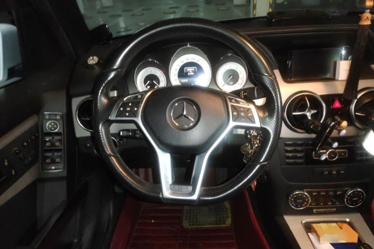 Used Mercedes-Benz GLK-Class 2015 GLK 260 4MATIC Dynamic Edition Ultimate Version
