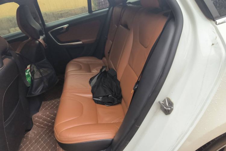 Used Volvo V60 2014 T5 Zhiya Edition