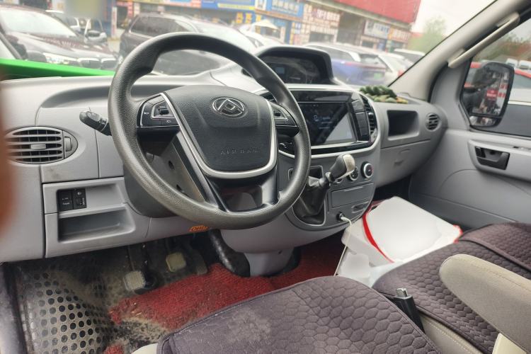 Used SAIC MAXUS Xintu V80 2023 2.0T Manual Classic City Delivery King Long Wheelbase Mid-Roof 3-Seater
